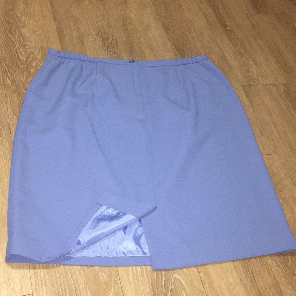 Karen Scott  skirt suit - Picture 8 of 8